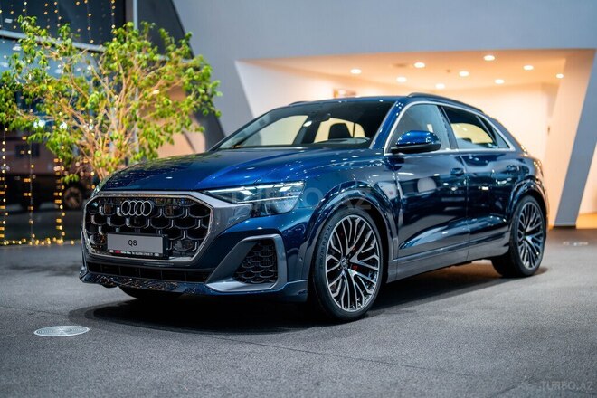 Audi Q8-1