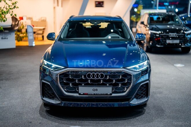 Audi Q8-2