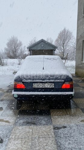 Mercedes E 200 1990, 434,849 km - 2.0 l - Masallı