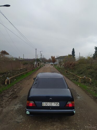 Mercedes E 200 1990, 434,849 km - 2.0 l - Masallı
