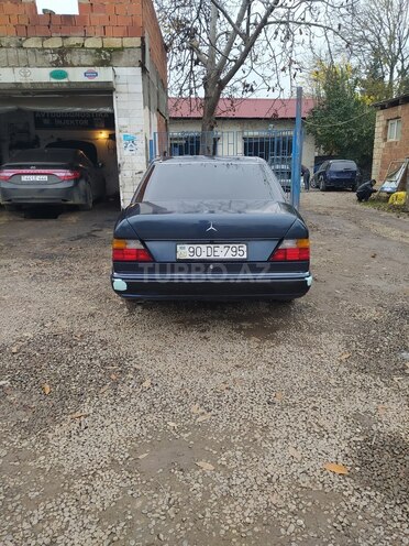 Mercedes E 200 1990, 434,849 km - 2.0 l - Masallı