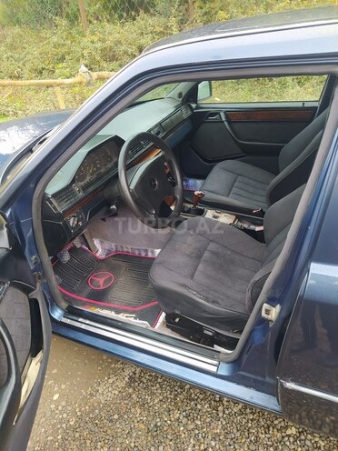 Mercedes E 200 1990, 434,849 km - 2.0 l - Masallı