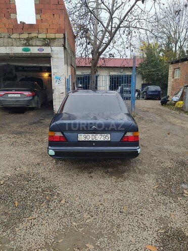 Mercedes E 200 1990, 434,849 km - 2.0 l - Masallı