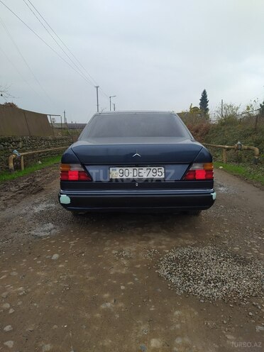 Mercedes E 200 1990, 434,849 km - 2.0 l - Masallı