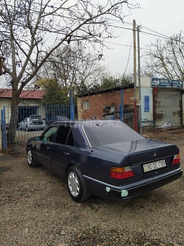 Mercedes E 200 1990, 434,849 km - 2.0 l - Masallı