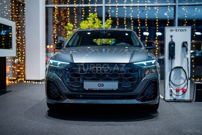 Audi Q8-2