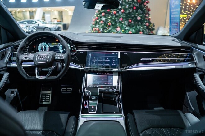 Audi Q8-10