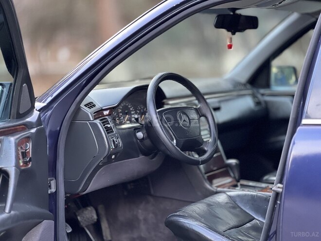 Mercedes E 200 1997, 257,800 km - 2.0 л - Bakı