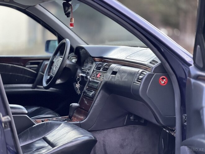 Mercedes E 200 1997, 257,800 km - 2.0 л - Bakı