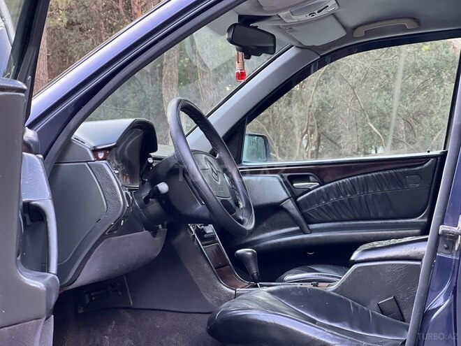 Mercedes E 200 1997, 257,800 km - 2.0 л - Bakı