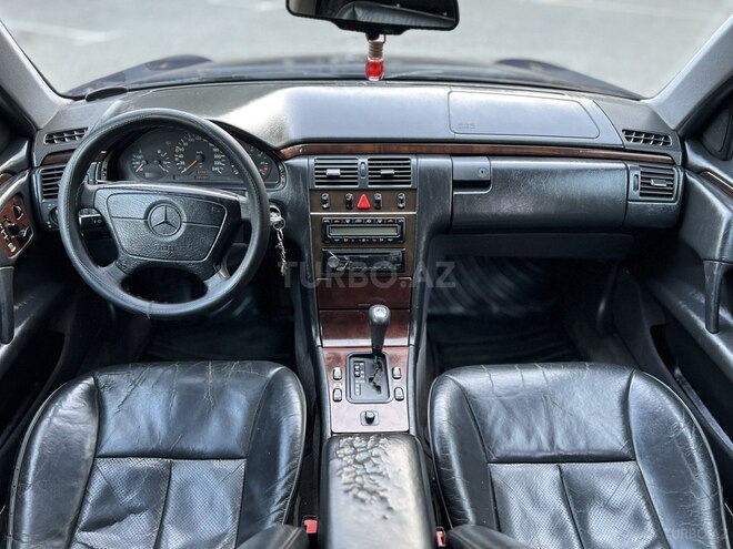 Mercedes E 200 1997, 257,800 km - 2.0 л - Bakı