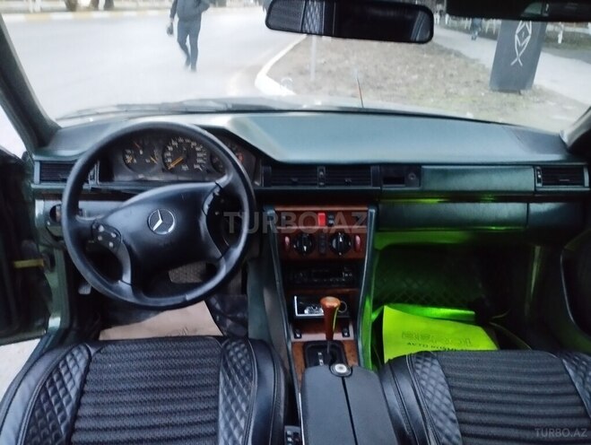 Mercedes E 220 1994, 320,000 km - 2.2 l - Sumqayıt