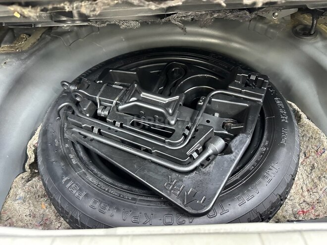 Toyota Prius-13