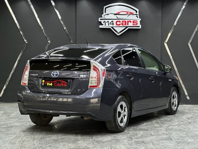 Toyota Prius-6