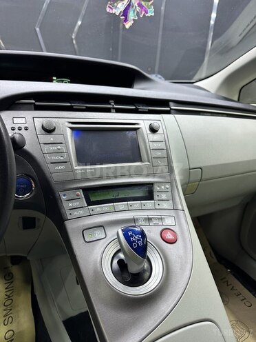 Toyota Prius-14