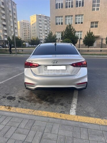 Hyundai Accent 2018, 300,947 km - 1.6 l - Bakı