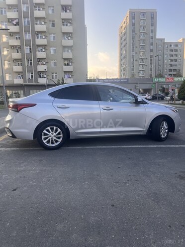 Hyundai Accent 2018, 300,947 km - 1.6 l - Bakı