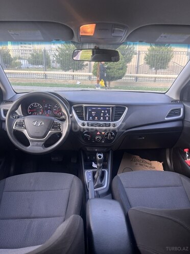 Hyundai Accent 2018, 300,947 km - 1.6 l - Bakı