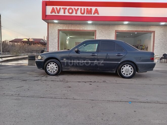 Mercedes C 220 d 1999, 302,000 km - 2.2 l - Sabirabad
