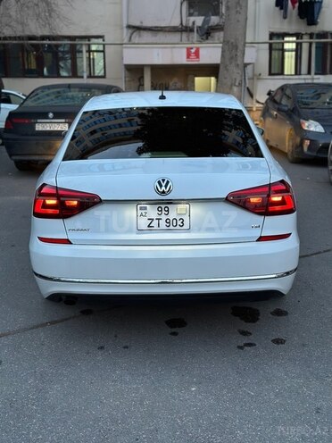 Volkswagen Passat 2017, 98,000 km - 1.8 l - Bakı