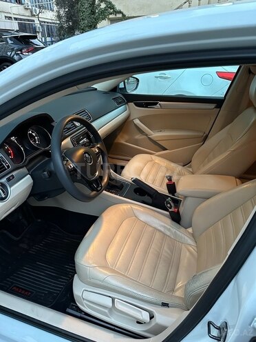 Volkswagen Passat 2017, 98,000 km - 1.8 l - Bakı