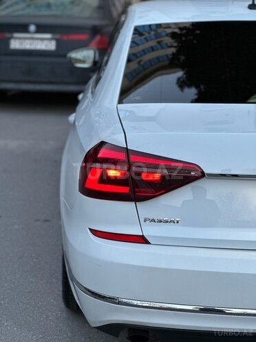 Volkswagen Passat 2017, 98,000 km - 1.8 l - Bakı