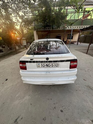 Opel Vectra 1993, 250,000 km - 1.7 l - Mingəçevir
