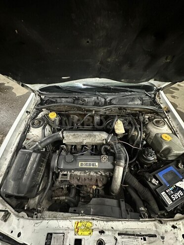 Opel Vectra 1993, 250,000 km - 1.7 l - Mingəçevir
