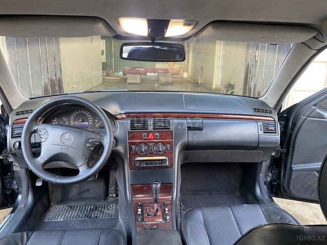 Mercedes E 220 d 2000, 398,000 km - 2.2 l - Yevlax