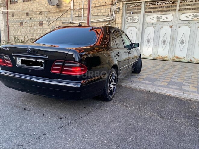 Mercedes E 220 d 2000, 398,000 km - 2.2 l - Yevlax