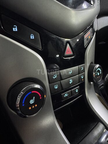 Chevrolet Cruze-18