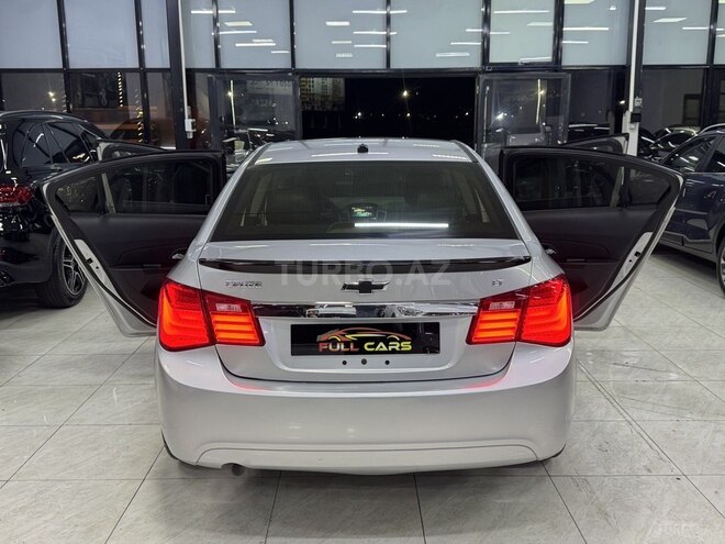 Chevrolet Cruze-11
