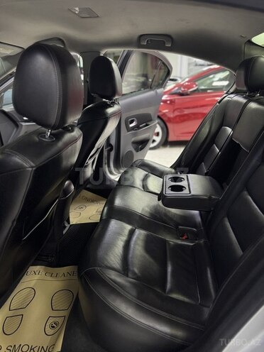 Chevrolet Cruze-13