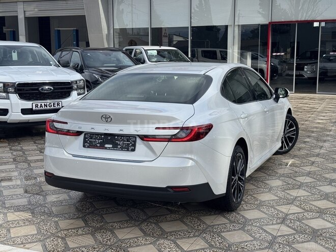 Toyota Camry-5
