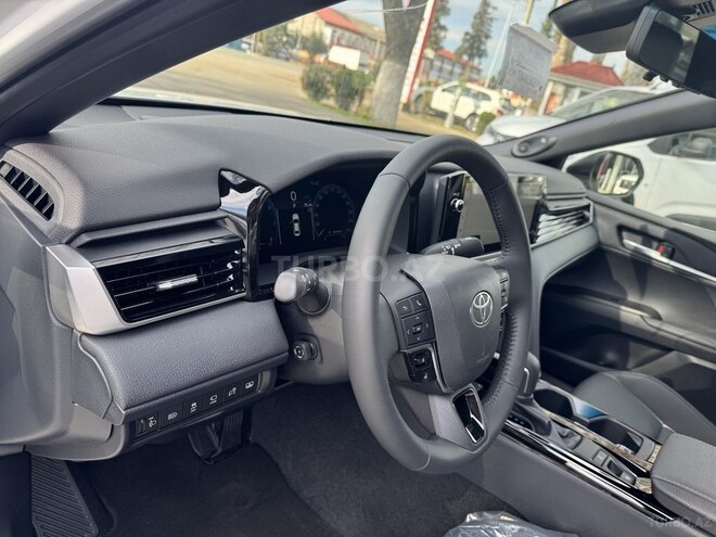 Toyota Camry-9