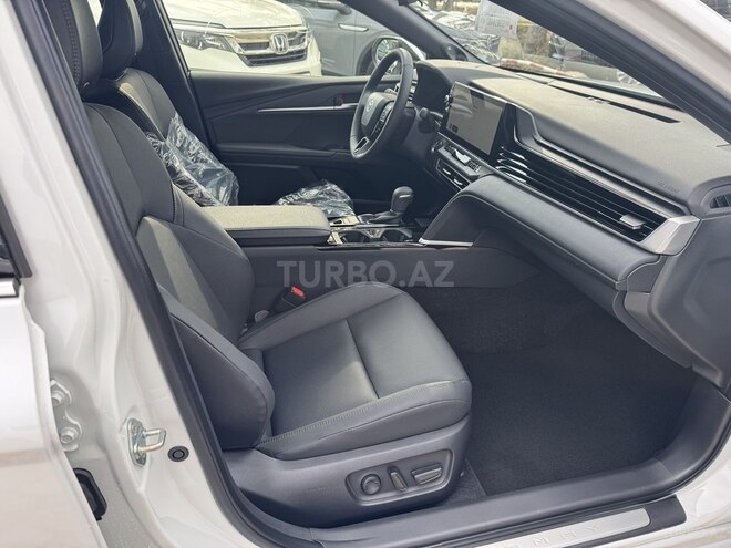 Toyota Camry-14