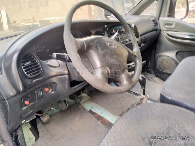 Hyundai H-1 2004, 560,000 km - 2.5 l - Bakı