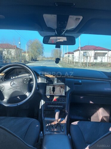 Mercedes E 270 2000, 388,000 km - 2.7 l - Beyləqan