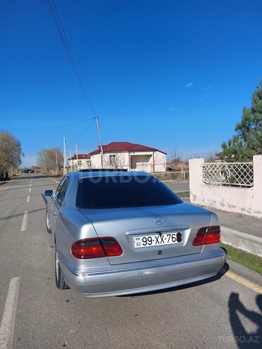 Mercedes E 270 2000, 388,000 km - 2.7 l - Beyləqan