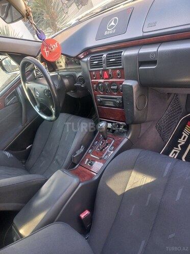 Mercedes E 220 d 2000, 402,346 km - 2.2 l - Bakı
