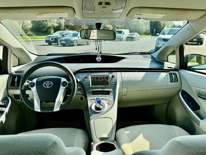 Toyota Prius 2015, 190,000 km - 1.8 l - Bakı