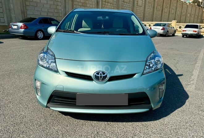 Toyota Prius 2015, 190,000 km - 1.8 l - Bakı