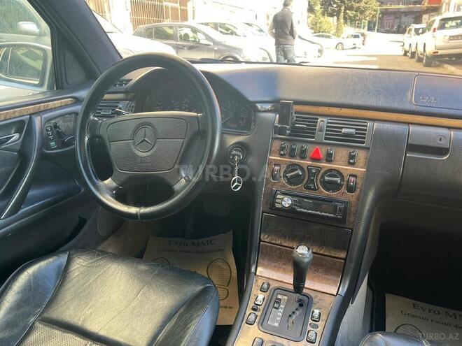 Mercedes E 230 1996, 155,000 km - 2.3 l - Bakı