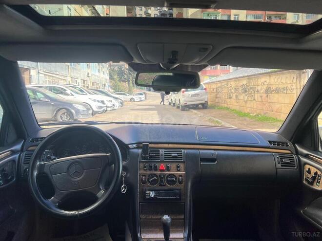 Mercedes E 230 1996, 155,000 km - 2.3 l - Bakı