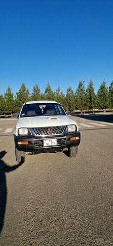 Mitsubishi L200 2003, 370,000 km - 2.5 l - Masallı