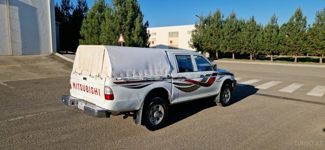 Mitsubishi L200 2003, 370,000 km - 2.5 l - Masallı