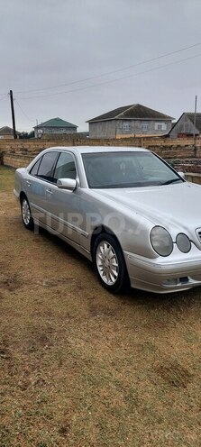 Mercedes E 220 d 1999, 280,000 km - 2.2 л - Masallı