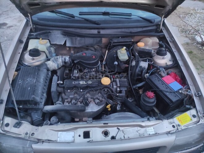 Opel Astra 1996, 230,000 km - 1.6 l - Bakı