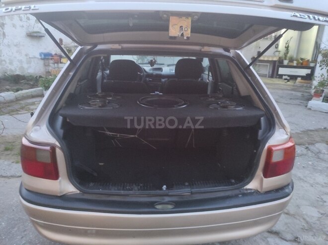 Opel Astra 1996, 230,000 km - 1.6 l - Bakı