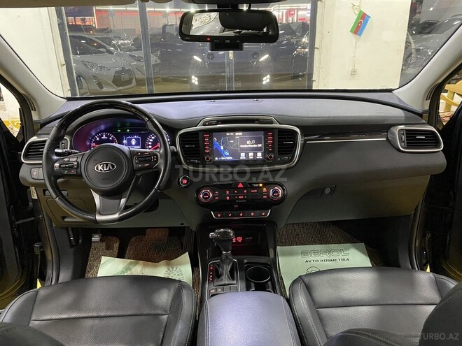 Kia Sorento-12